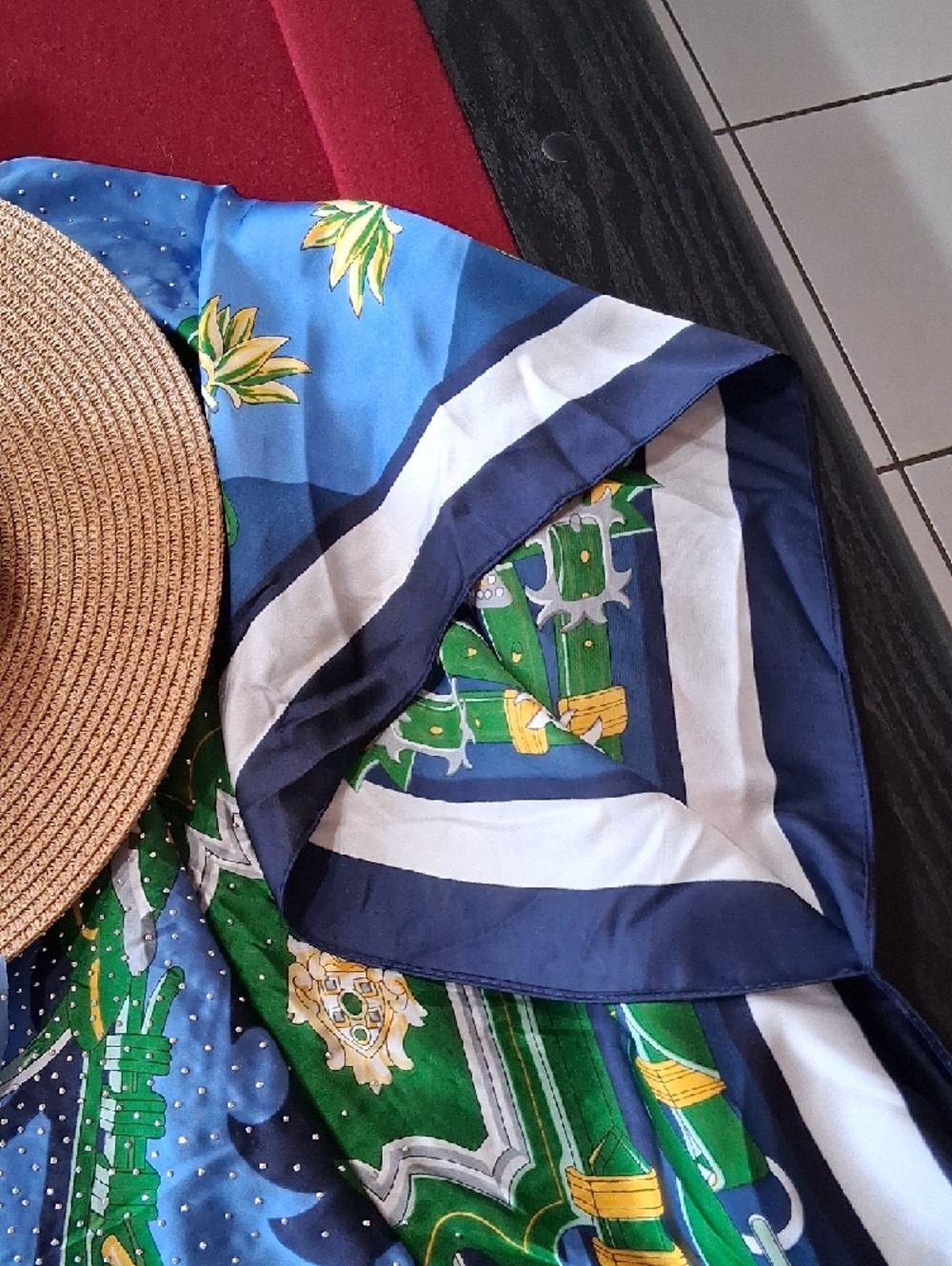 Adrienne Vittadini Blue, Green & Navy Silk Resort Kimono &  Straw Hat Set. NWT. - Picture 8 of 16